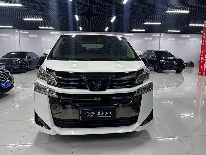 Фото 2 - Toyota Vellfire