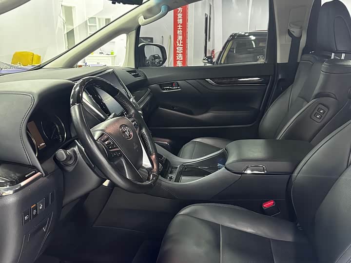 Фото 6 - Toyota Vellfire