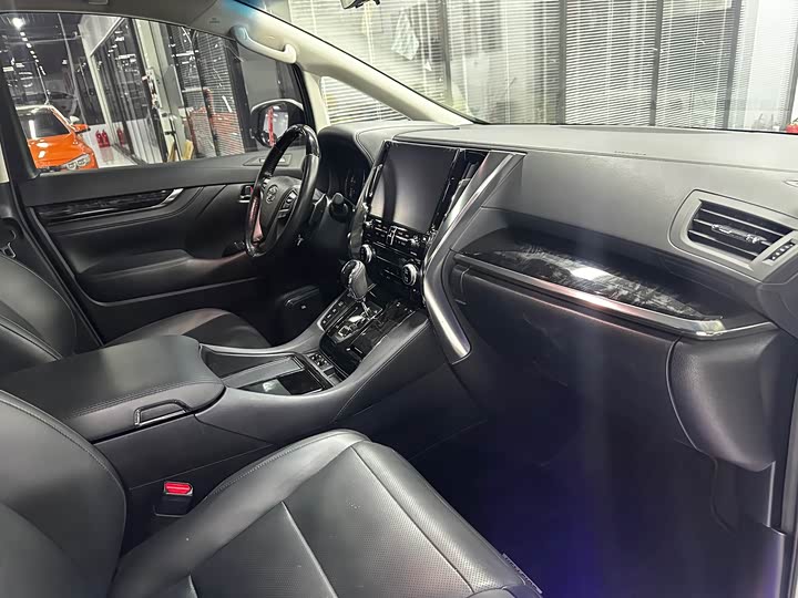 Фото 9 - Toyota Vellfire