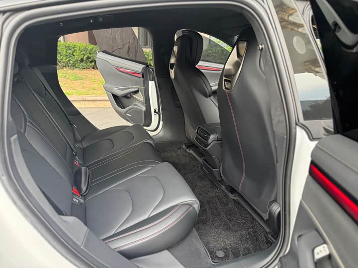 Фото 8 - Xiaomi SU7