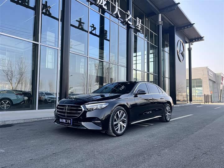 Фото 1 - Mercedes-Benz E-Class