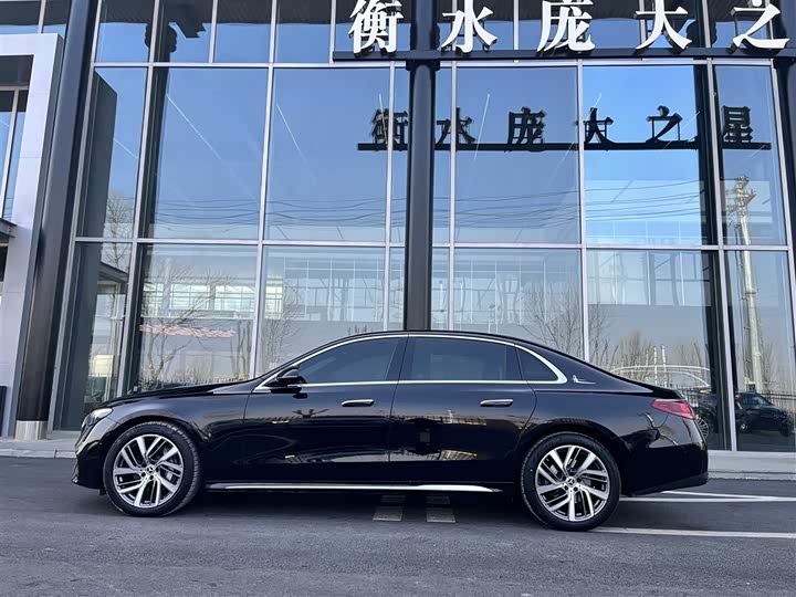 Фото 2 - Mercedes-Benz E-Class