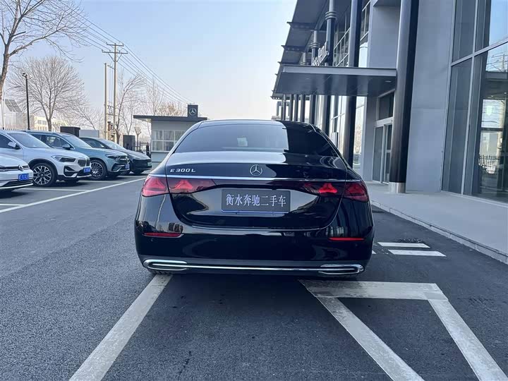 Фото 5 - Mercedes-Benz E-Class