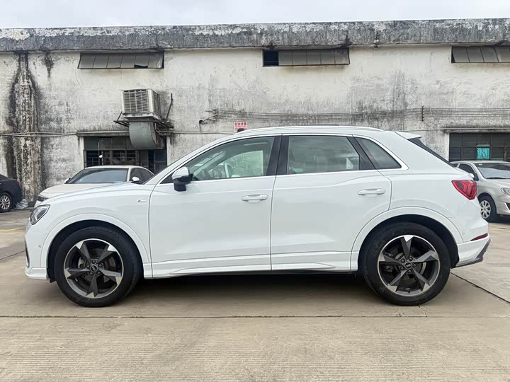 Фото 7 - Audi Q3