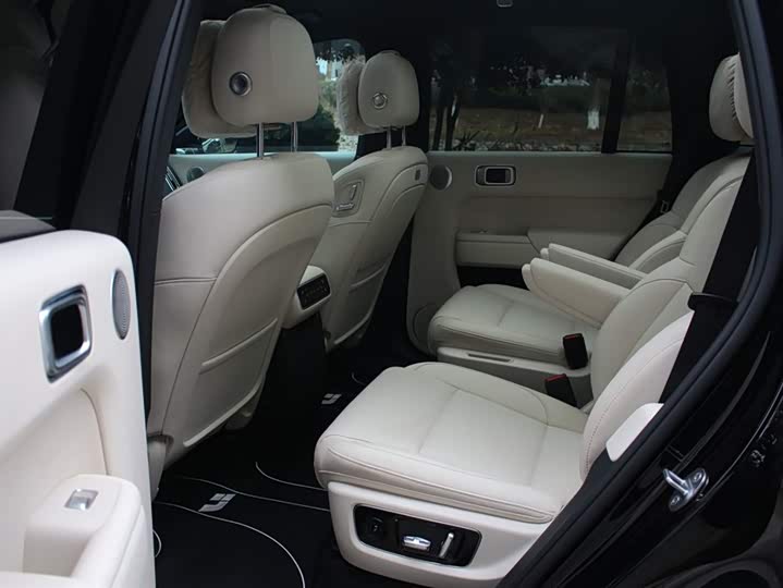 Фото 9 - LiXiang L8