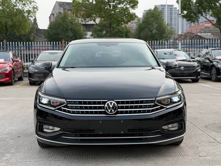 Фото 2 - Volkswagen Magotan