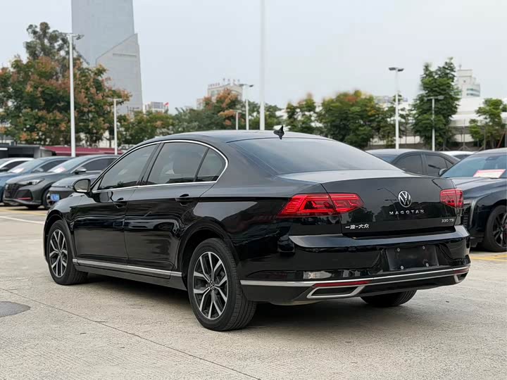 Фото 4 - Volkswagen Magotan