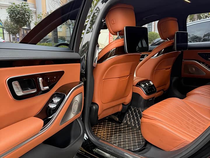 Фото 9 - Mercedes-Benz S-Class