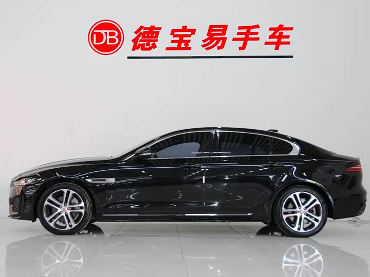 Фото 2 - Jaguar XE L