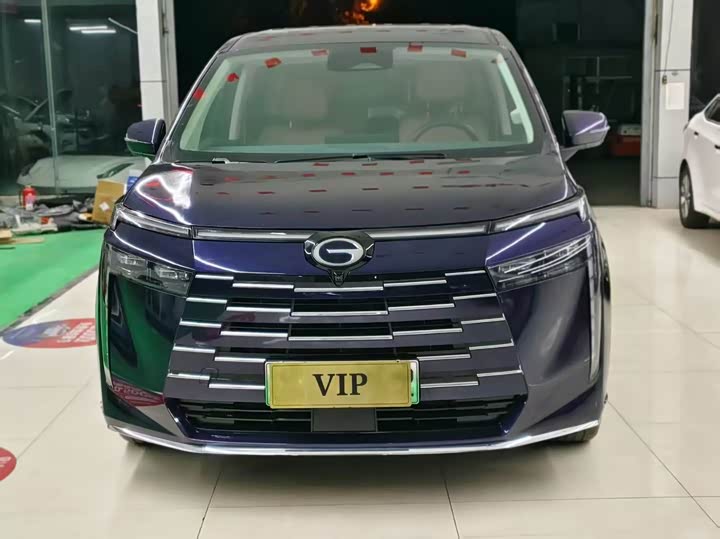 Фото 2 - GAC Trumpchi E8