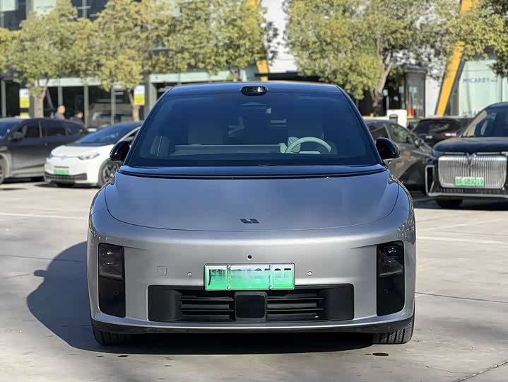 Фото 2 - LiXiang i6