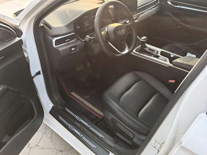 Фото 5 - Geely Emgrand