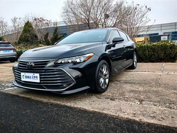 Фото 1 - Toyota Avalon
