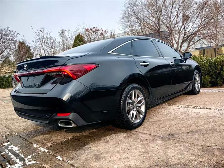 Фото 3 - Toyota Avalon