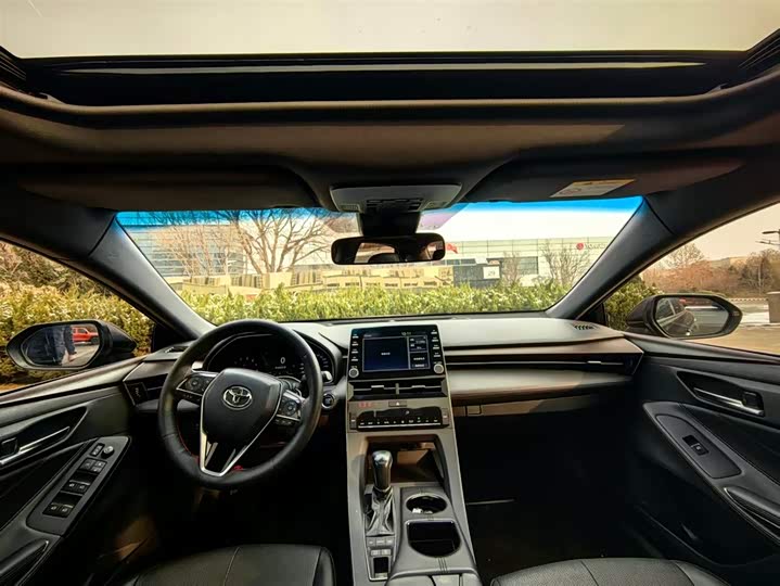 Фото 4 - Toyota Avalon