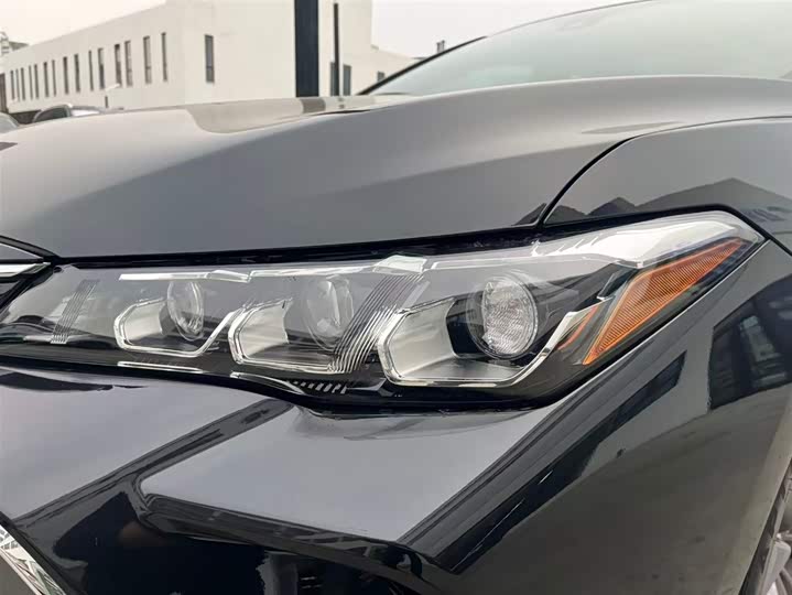 Фото 9 - Toyota Avalon