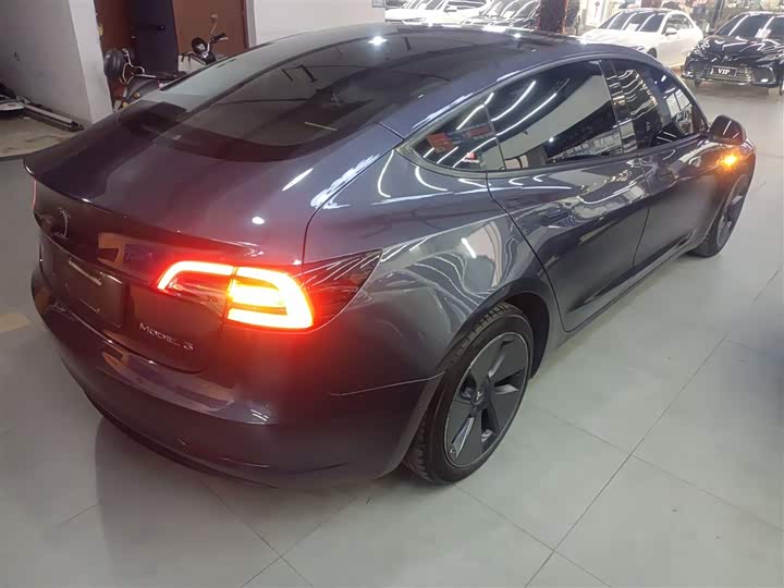 Фото 7 - Tesla Model 3