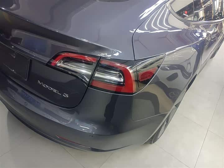 Фото 8 - Tesla Model 3