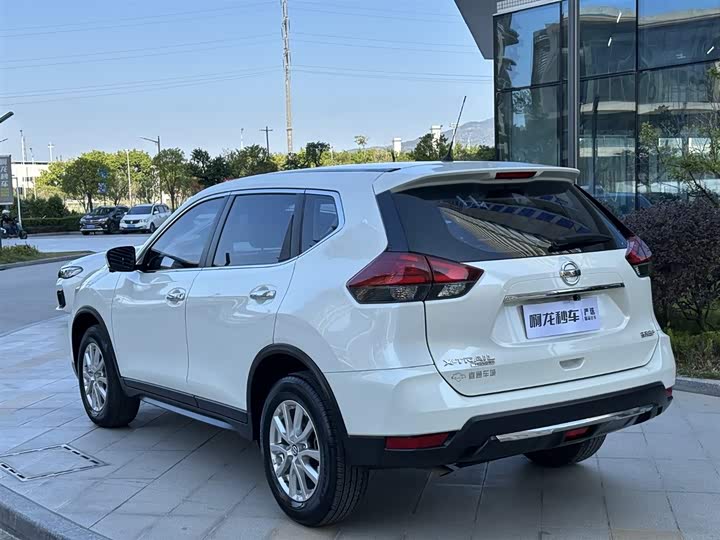 Фото 6 - Nissan X-Trail