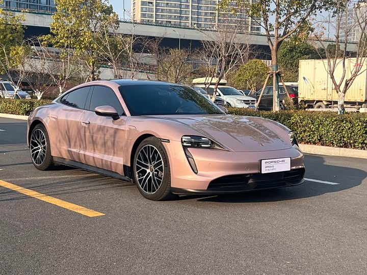 Фото 3 - Porsche Taycan