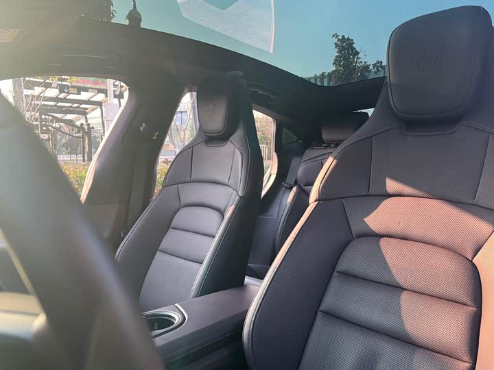 Фото 8 - Porsche Taycan