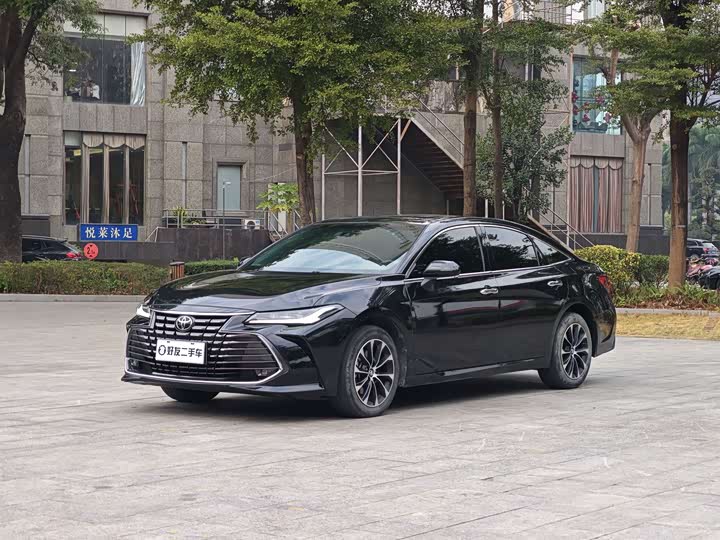 Фото 1 - Toyota Avalon