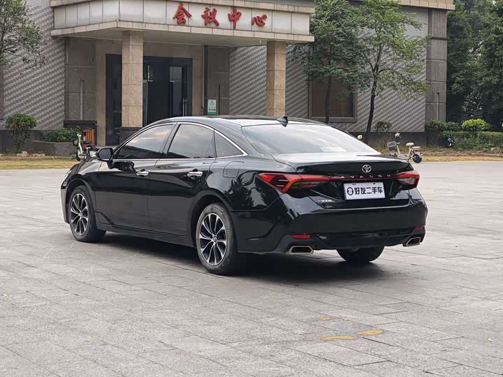 Фото 7 - Toyota Avalon