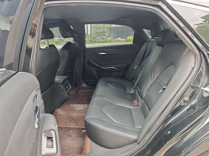 Фото 9 - Toyota Avalon