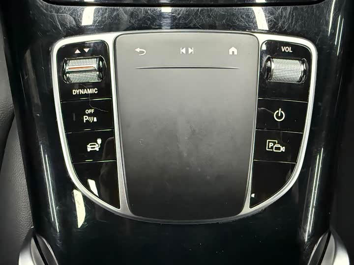 Фото 8 - Mercedes-Benz EQC