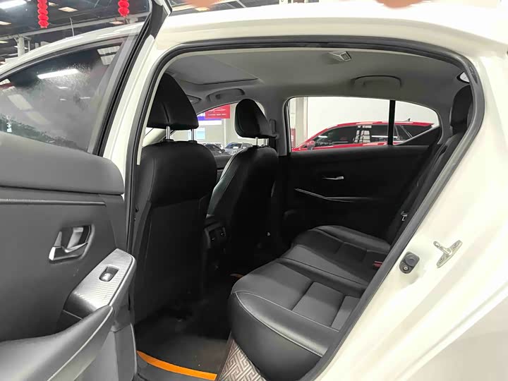 Фото 8 - Nissan Sylphy