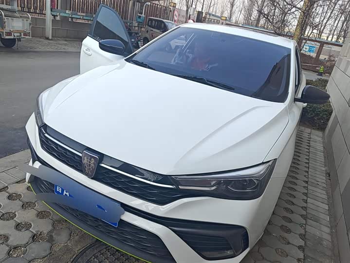 Фото 5 - Roewe i5