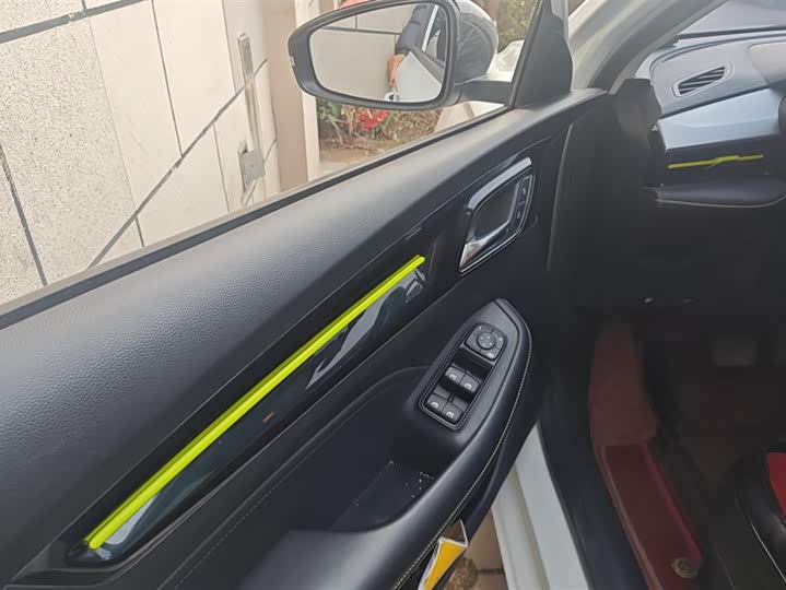 Фото 7 - Roewe i5