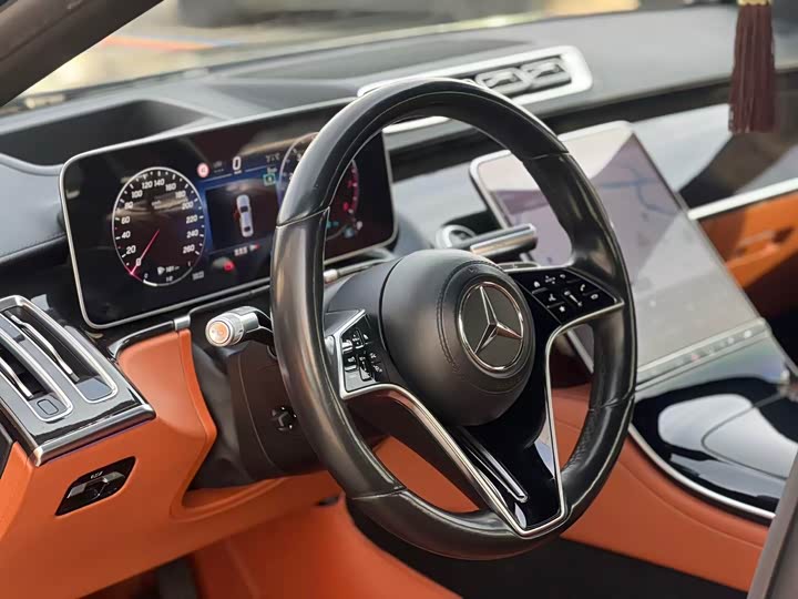 Фото 5 - Mercedes-Benz S-Class