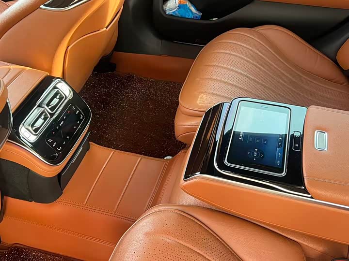 Фото 8 - Mercedes-Benz S-Class