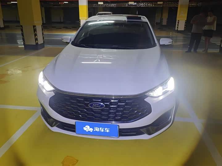 Фото 2 - Ford Escort