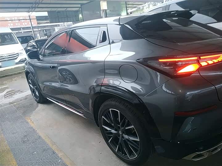 Фото 5 - Changan UNI-T