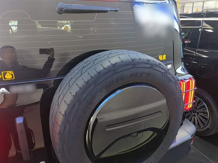 Фото 6 - Tank 300