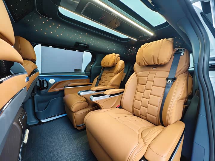 Фото 9 - Toyota Granvia