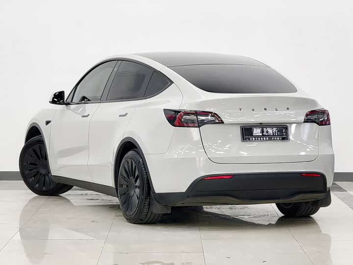 Фото 6 - Tesla Model Y