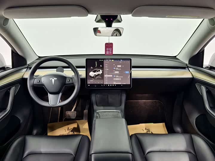 Фото 8 - Tesla Model Y