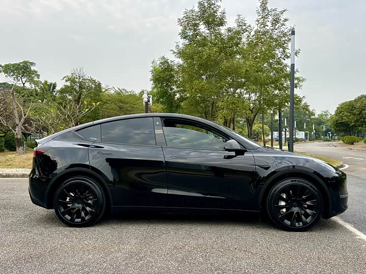 Фото 4 - Tesla Model Y