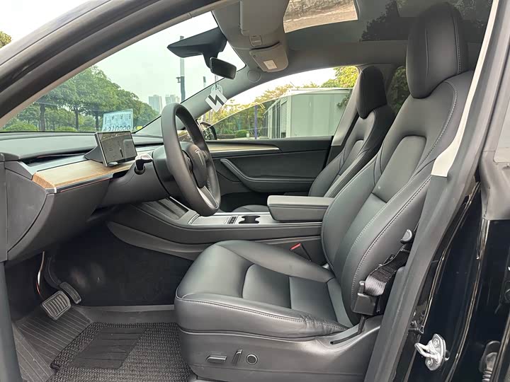 Фото 9 - Tesla Model Y