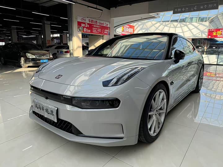 Фото 1 - Zeekr 001