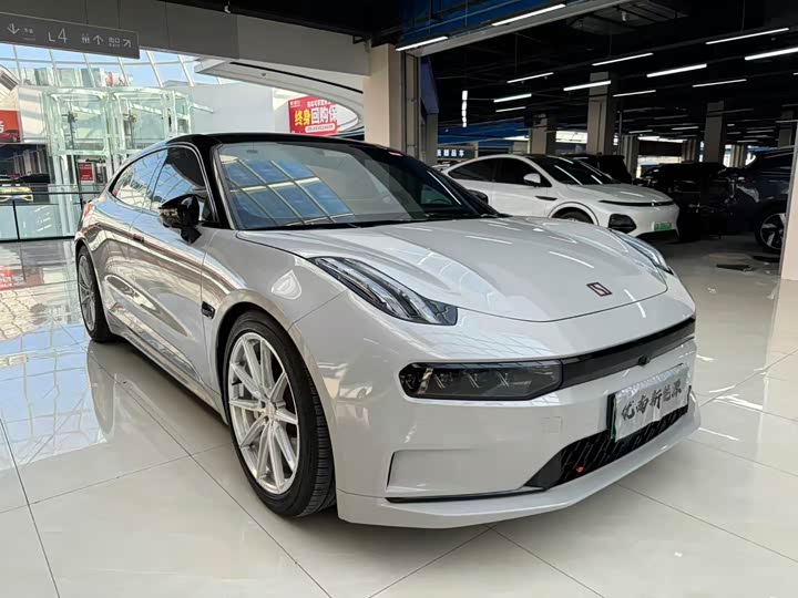 Фото 2 - Zeekr 001