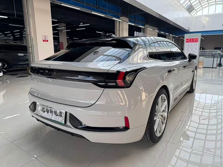 Фото 5 - Zeekr 001