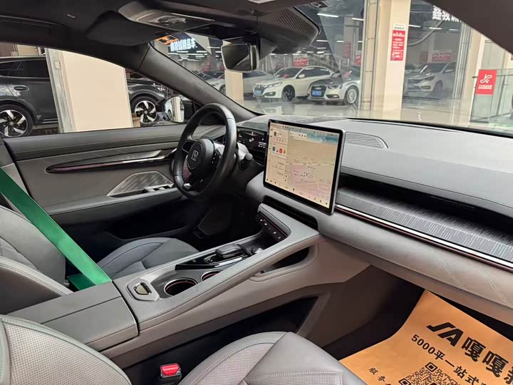 Фото 8 - Zeekr 001