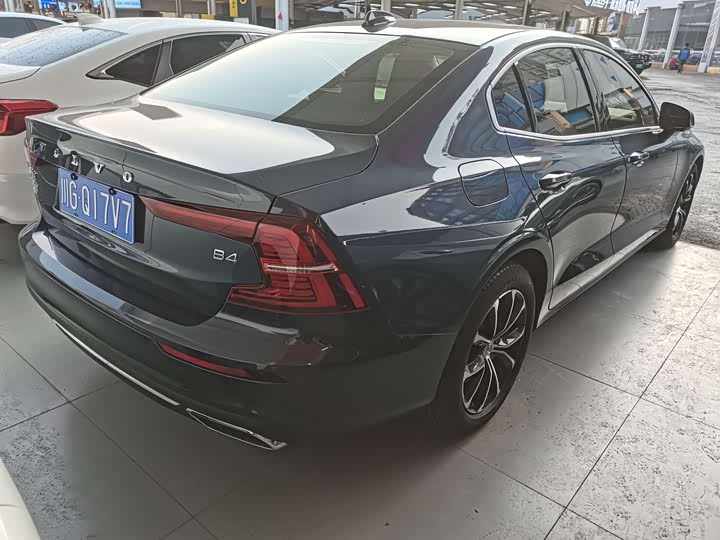 Фото 4 - Volvo S60