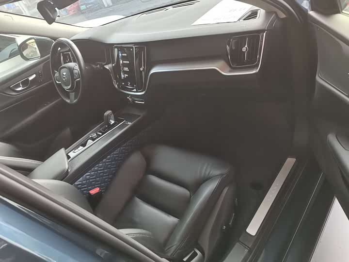 Фото 5 - Volvo S60