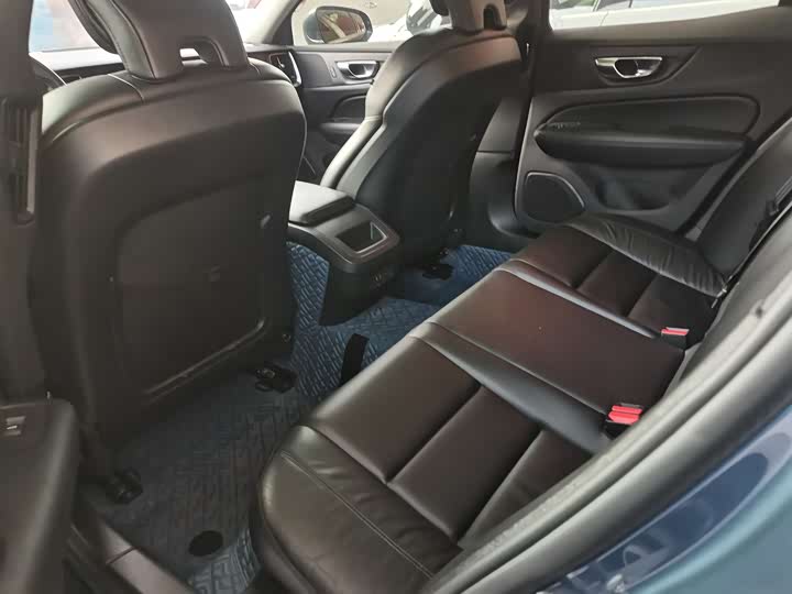 Фото 8 - Volvo S60