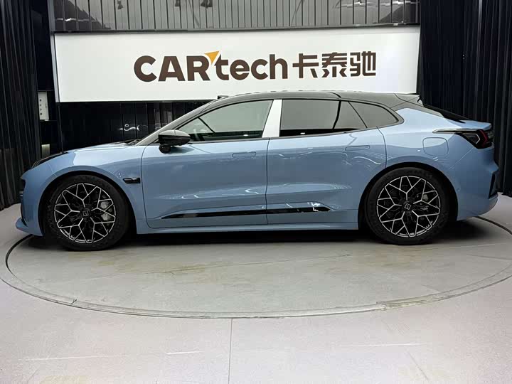 Фото 4 - Zeekr 001